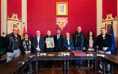 La Paeria de Cervera lliura la Medalla de la Ciutat a Armand Forcat i Morros