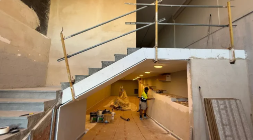 Recta final de las obras de renovación de la sala de exposiciones temporales del Museu de Cervera